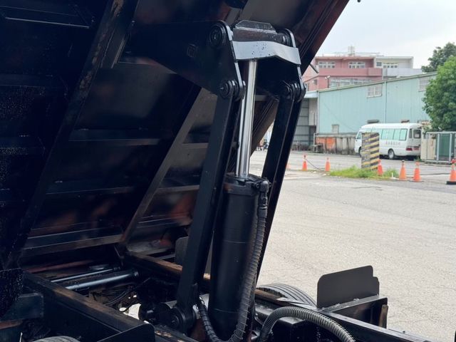 Hino 300  第2張相片