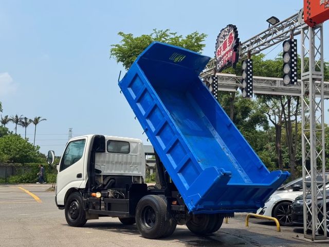 Hino 300  第5張相片