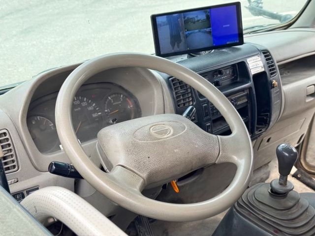 Hino 300  第8張相片