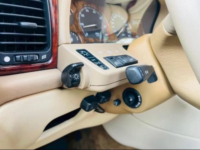 Jaguar XJ6  第1張相片