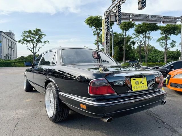 Jaguar XJ6  第6張相片