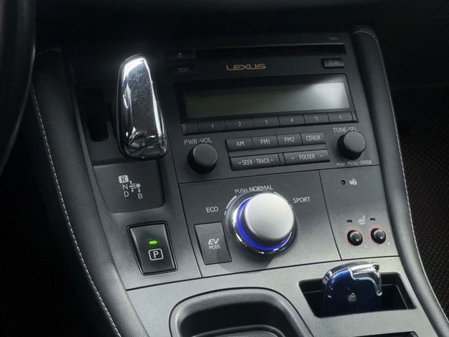 Lexus CT200H  第11張相片
