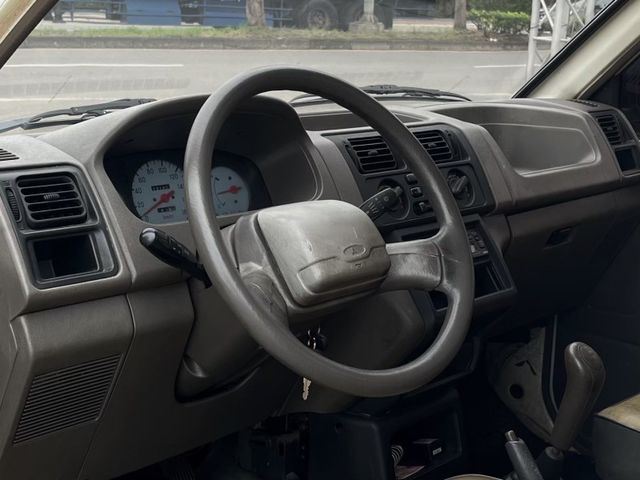 Mitsubishi Freeca  第8張相片