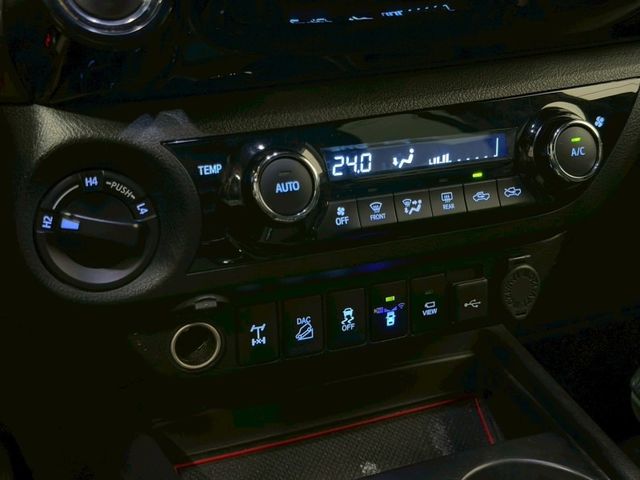 Toyota Hilux  第15張相片