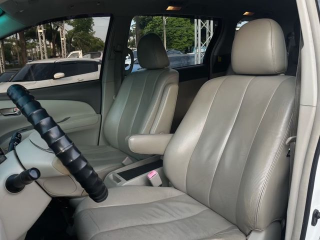 Toyota Previa  第12張相片