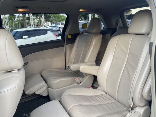 Toyota Previa  第13張相片