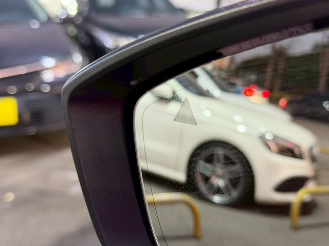 Mazda Mazda3  第11張相片