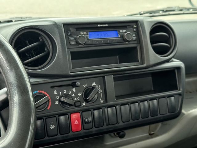 Hino 300  第1張相片