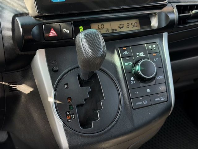 Toyota Wish  第11張相片
