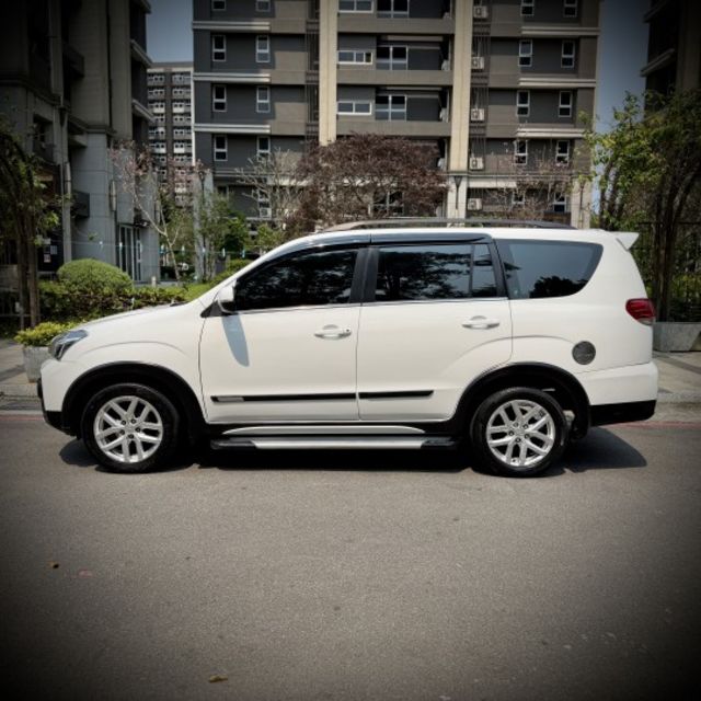 旗艦版 液晶螢幕 盲點 行李架 17吋鋁圈  第3張相片