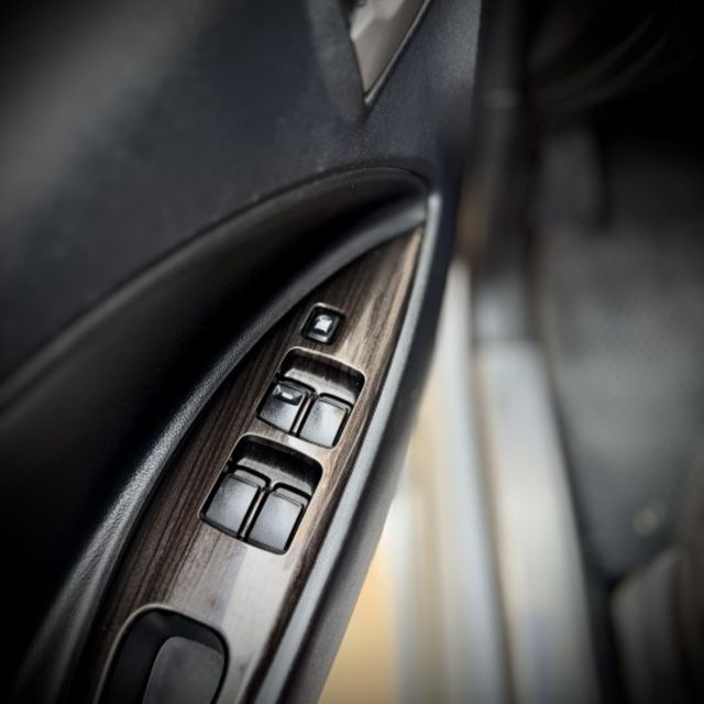 旗艦版 液晶螢幕 盲點 行李架 17吋鋁圈  第7張相片