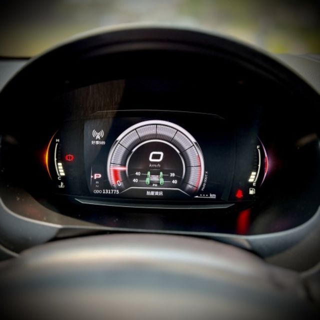 旗艦版 液晶螢幕 盲點 行李架 17吋鋁圈  第12張相片