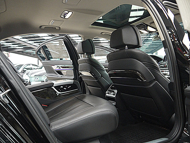 BMW/ 寶馬 740Li  第24張相片
