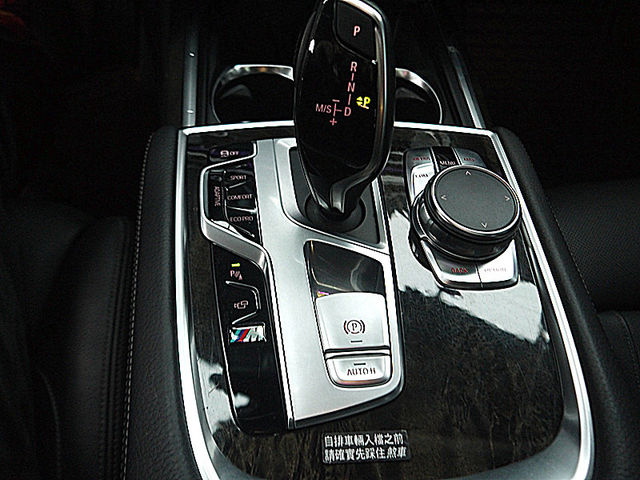 BMW/ 寶馬 740Li  第29張相片