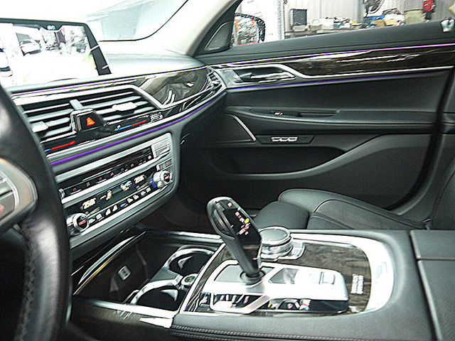 BMW/ 寶馬 740Li  第30張相片