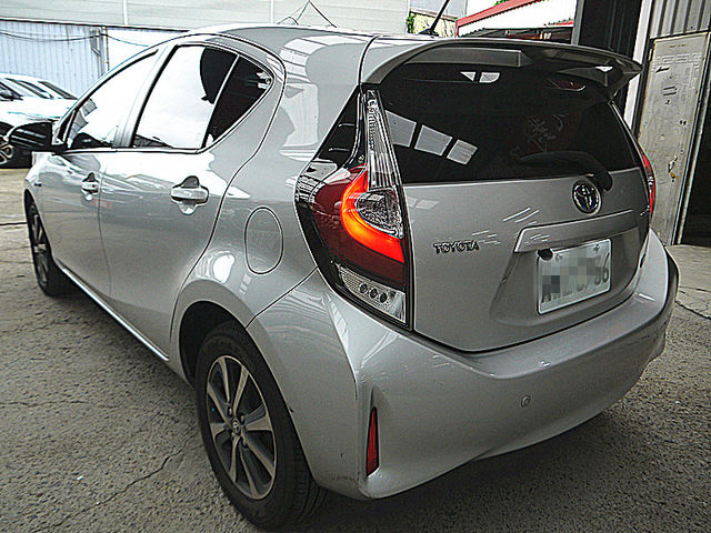 Toyota Prius  第9張相片