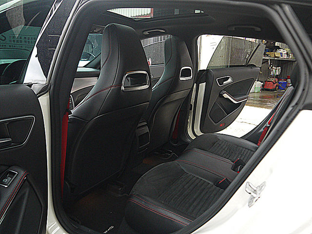 Mercedes-Benz/賓士 CLA250  第12張相片