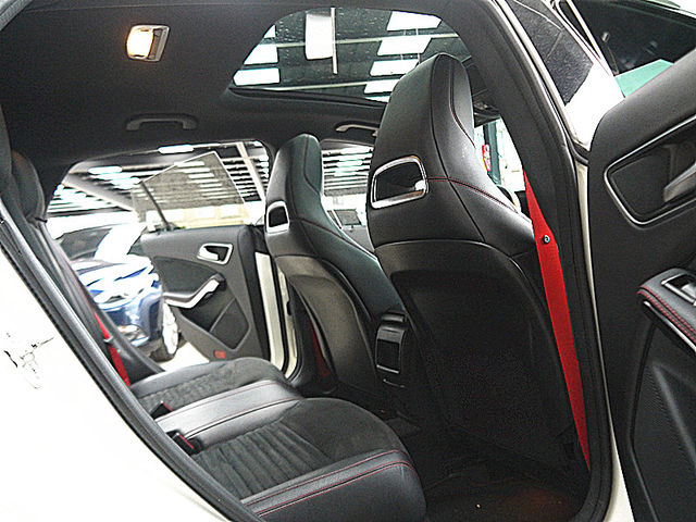 Mercedes-Benz/賓士 CLA250  第14張相片