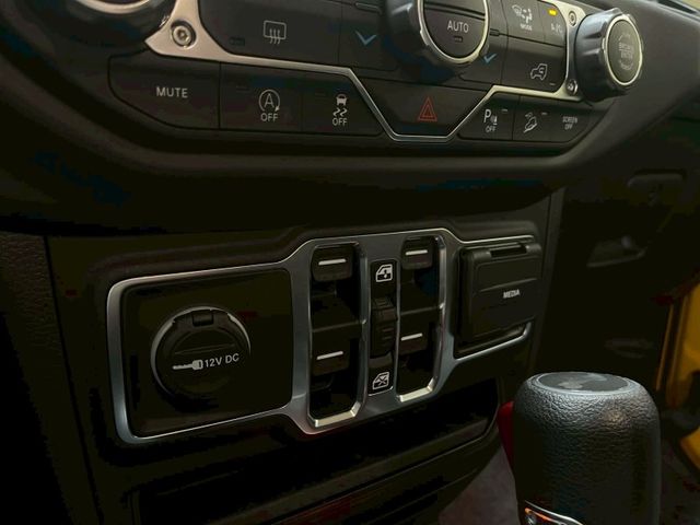 Jeep Wrangler(藍哥)  第12張相片