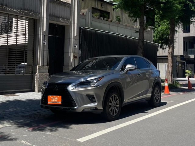 Lexus NX  第1張相片