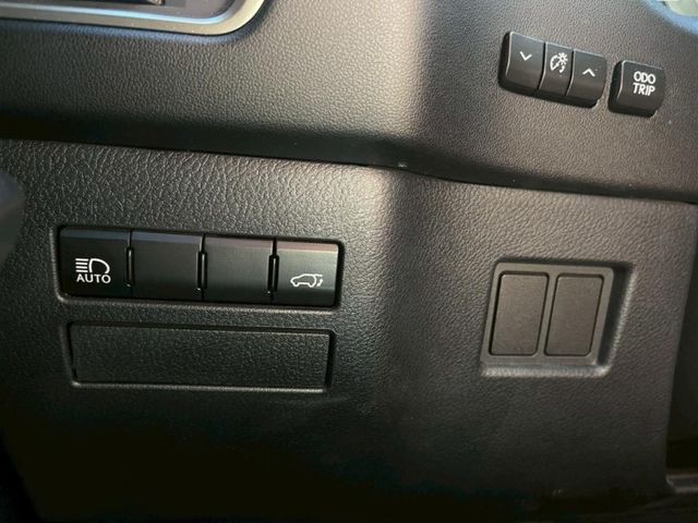 Lexus NX  第9張相片