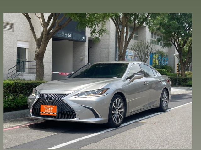 Lexus ES  第1張相片