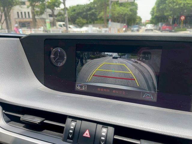 Lexus ES  第3張相片