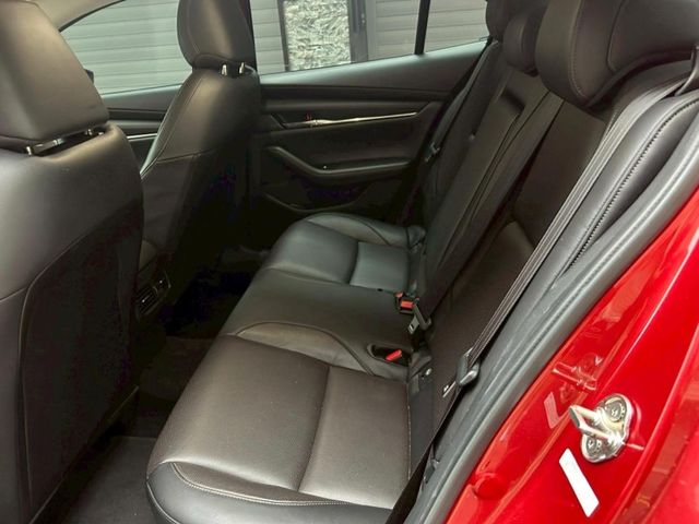 Mazda Mazda3  第8張相片