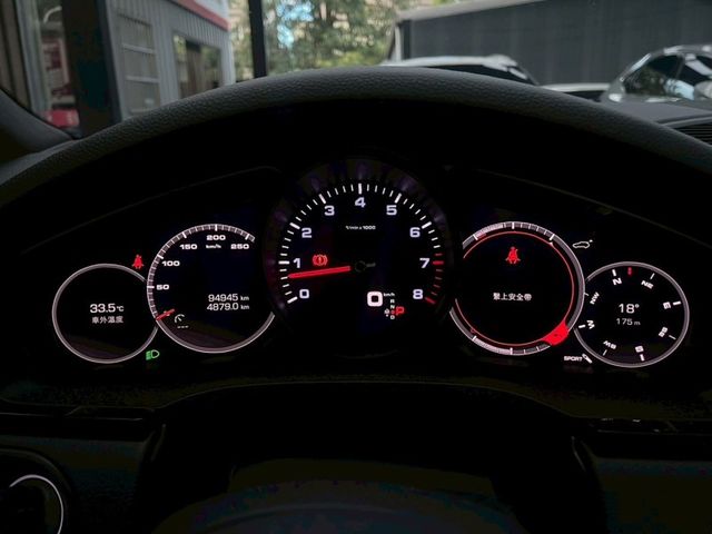 Porsche保時捷 Cayenne   第11張相片