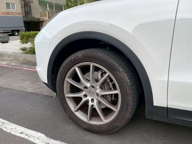 Porsche保時捷 Cayenne   第12張相片