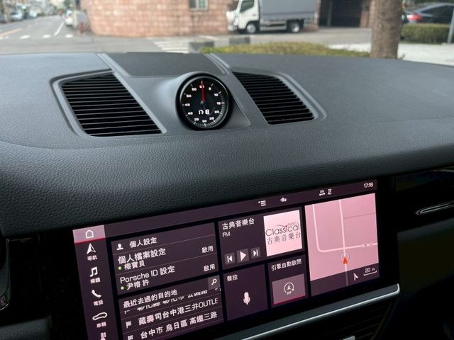 Porsche保時捷 Cayenne   第13張相片