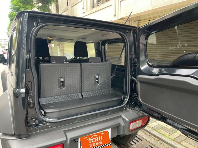 Suzuki Jimny  第7張相片