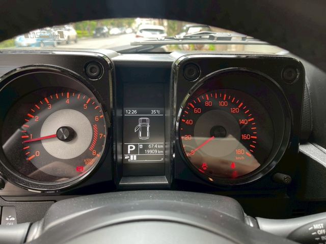 Suzuki Jimny  第8張相片