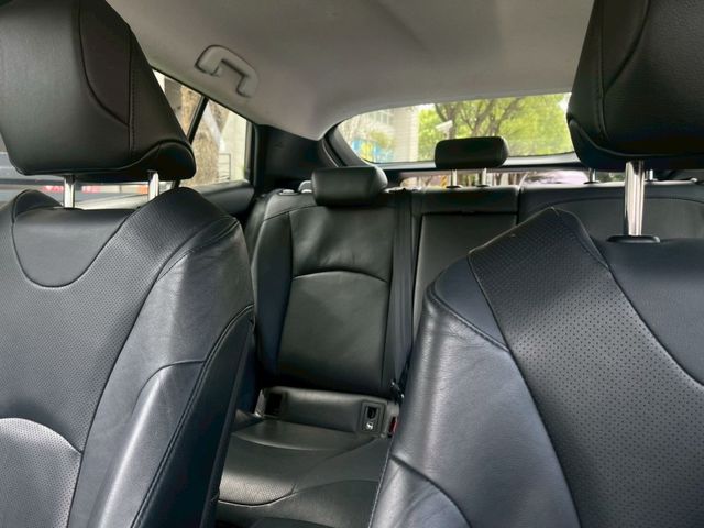 Toyota Prius  第8張相片