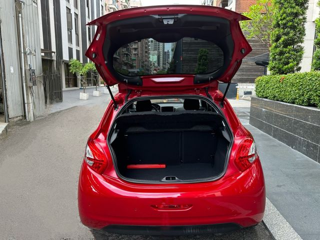 PEUGEOT寶獅 208  第11張相片