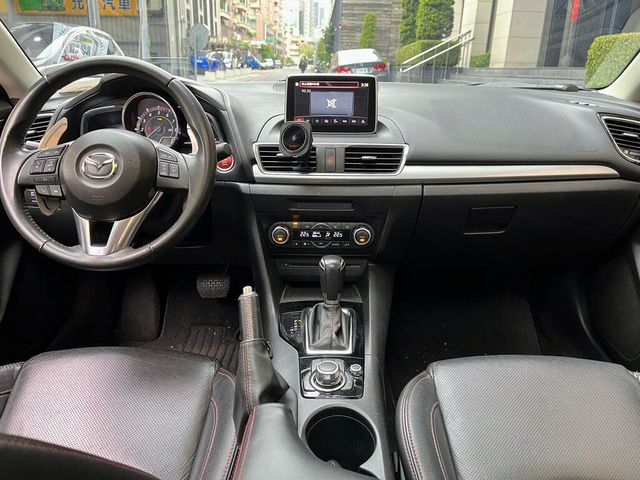 MAZDA馬自達 MAZDA 3  第10張相片