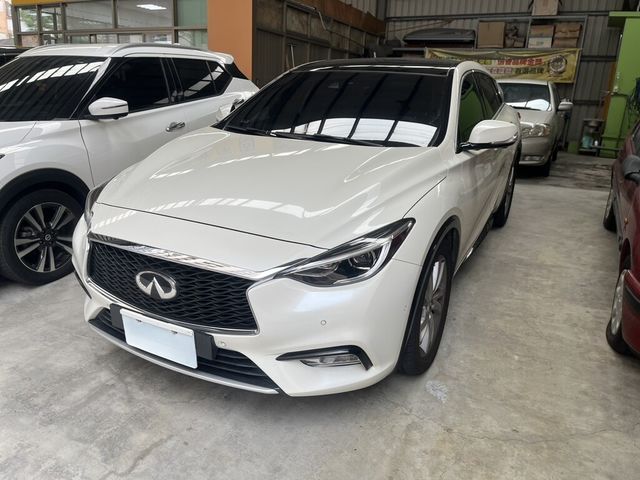 INFINITI無限 Q30  第1張相片