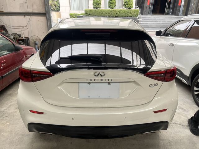 INFINITI無限 Q30  第4張相片