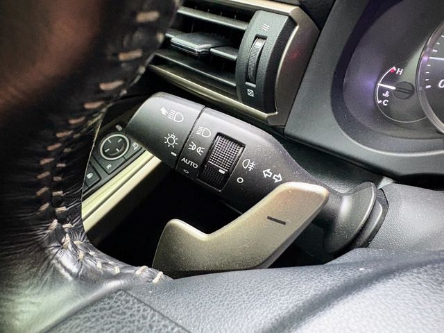 LEXUS凌志 IS 300  第14張相片