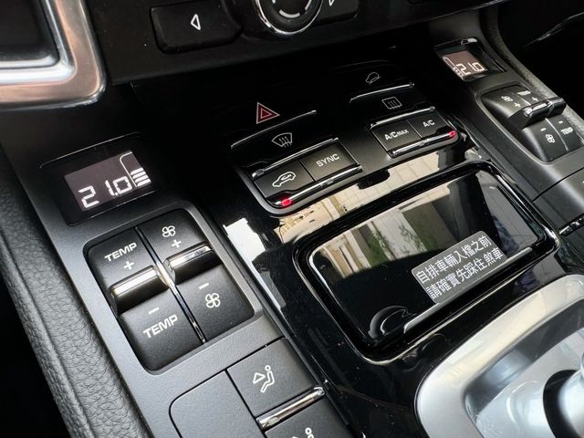PORSCHE保時捷 CAYENNE  第18張相片
