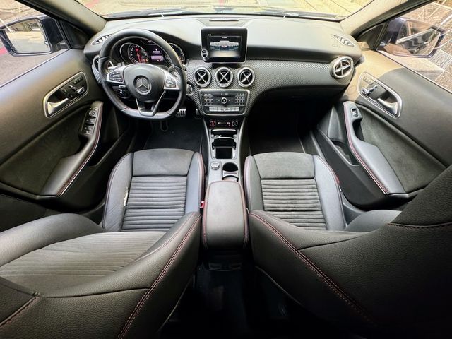 M-BENZ賓士 A180  第5張相片
