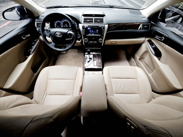 TOYOTA豐田 CAMRY HYBRID  第14張相片