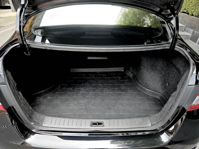 NISSAN日產 SENTRA  第8張相片