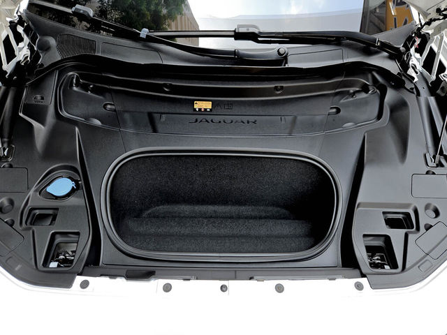 JAGUAR捷豹 I-PACE  第15張相片
