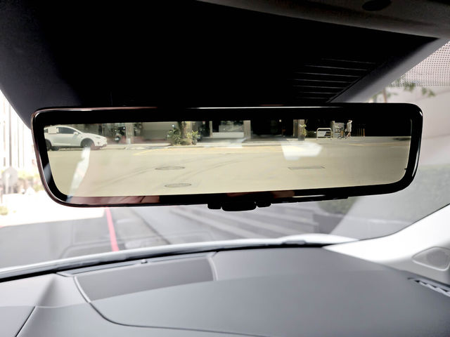 JAGUAR捷豹 I-PACE  第17張相片