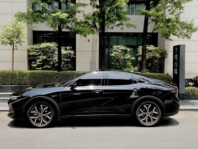 TOYOTA豐田 CROWN  第3張相片