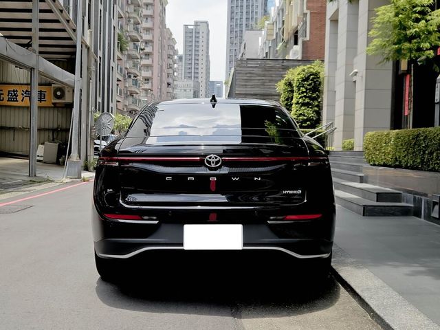 TOYOTA豐田 CROWN  第4張相片