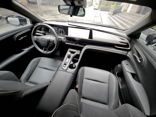 TOYOTA豐田 CROWN  第12張相片