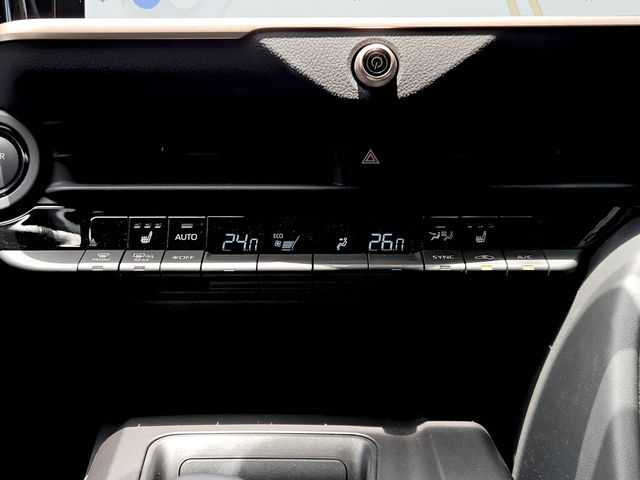 TOYOTA豐田 CROWN  第16張相片