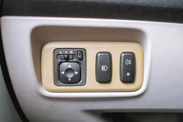 MITSUBISHI三菱 COLT PLUS  第17張相片